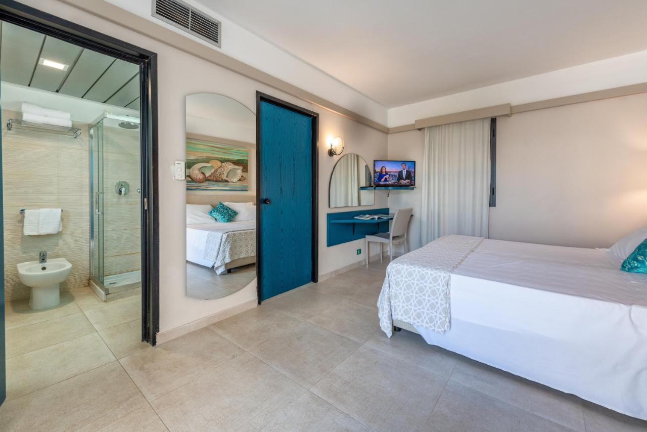 Acacia Marina Hotel Marina di Ragusa Buitenkant foto