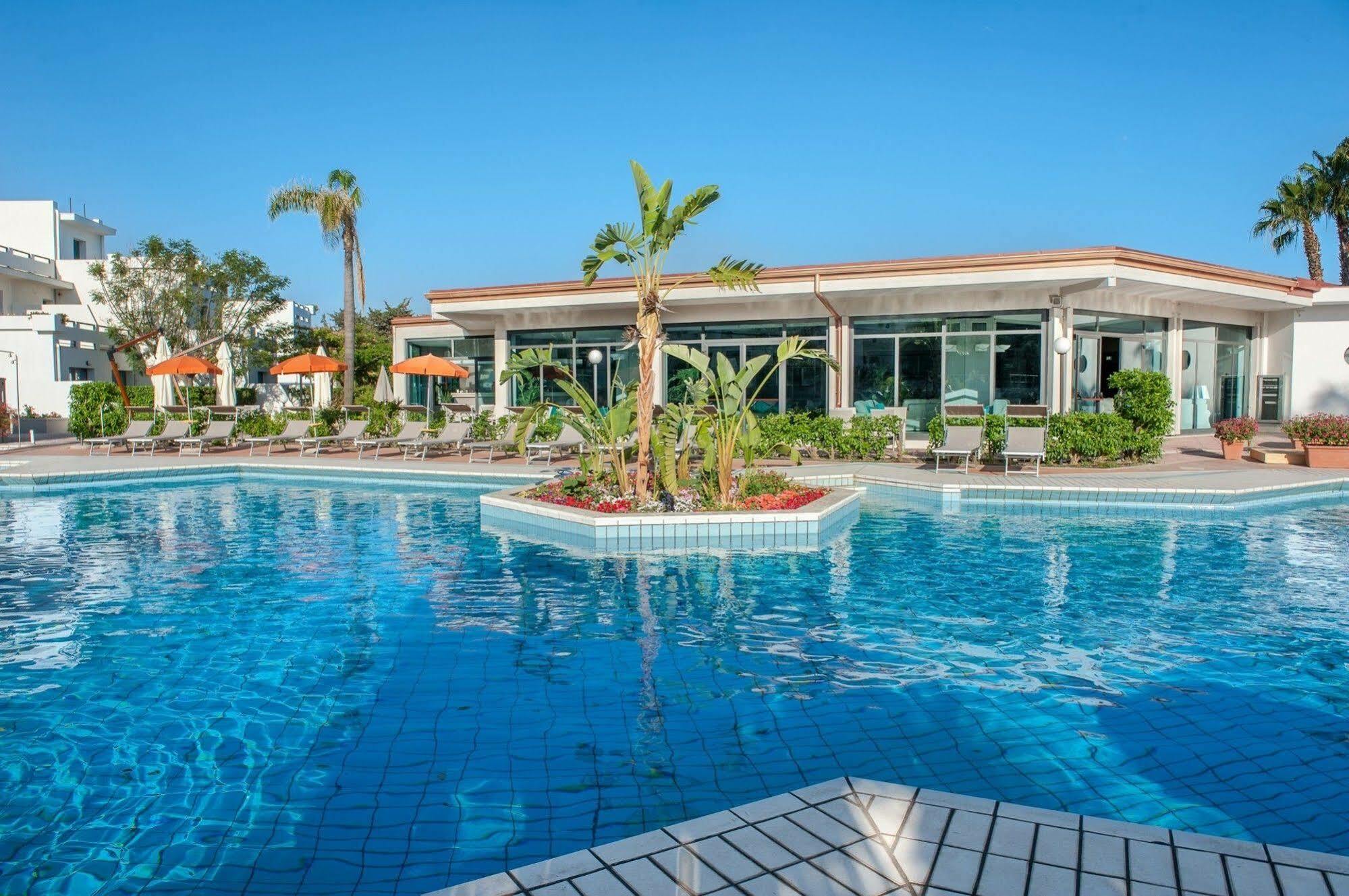 Acacia Marina Hotel Marina di Ragusa Buitenkant foto