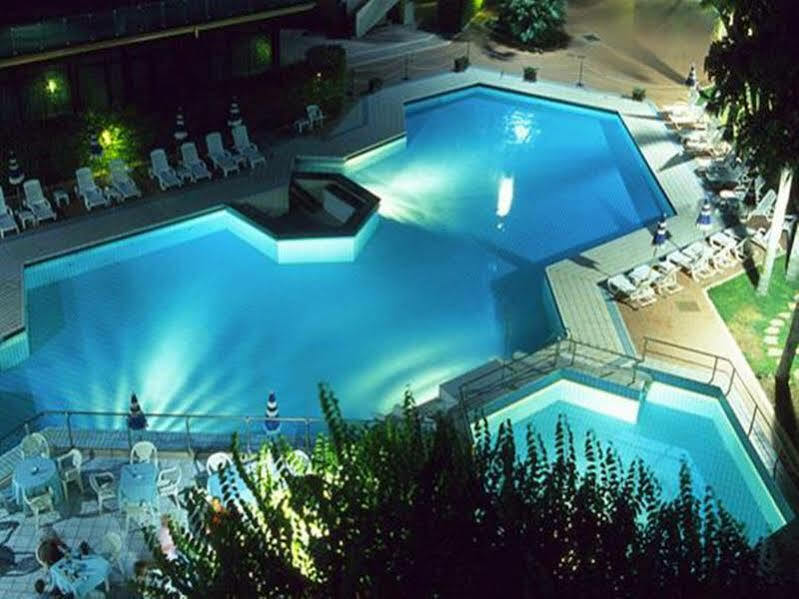 Acacia Marina Hotel Marina di Ragusa Buitenkant foto