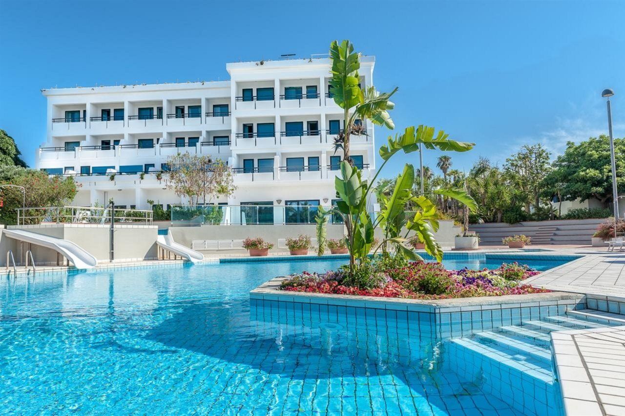Acacia Marina Hotel Marina di Ragusa Buitenkant foto