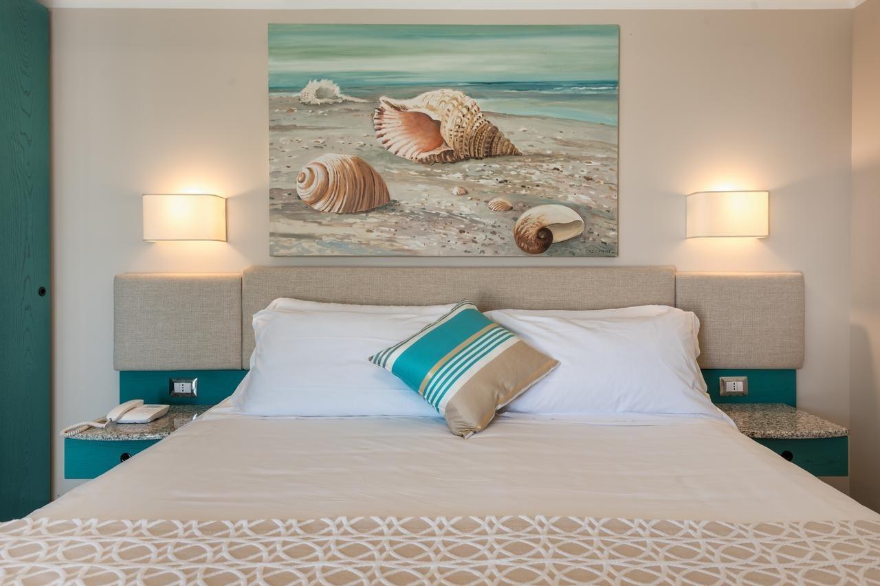 Acacia Marina Hotel Marina di Ragusa Buitenkant foto