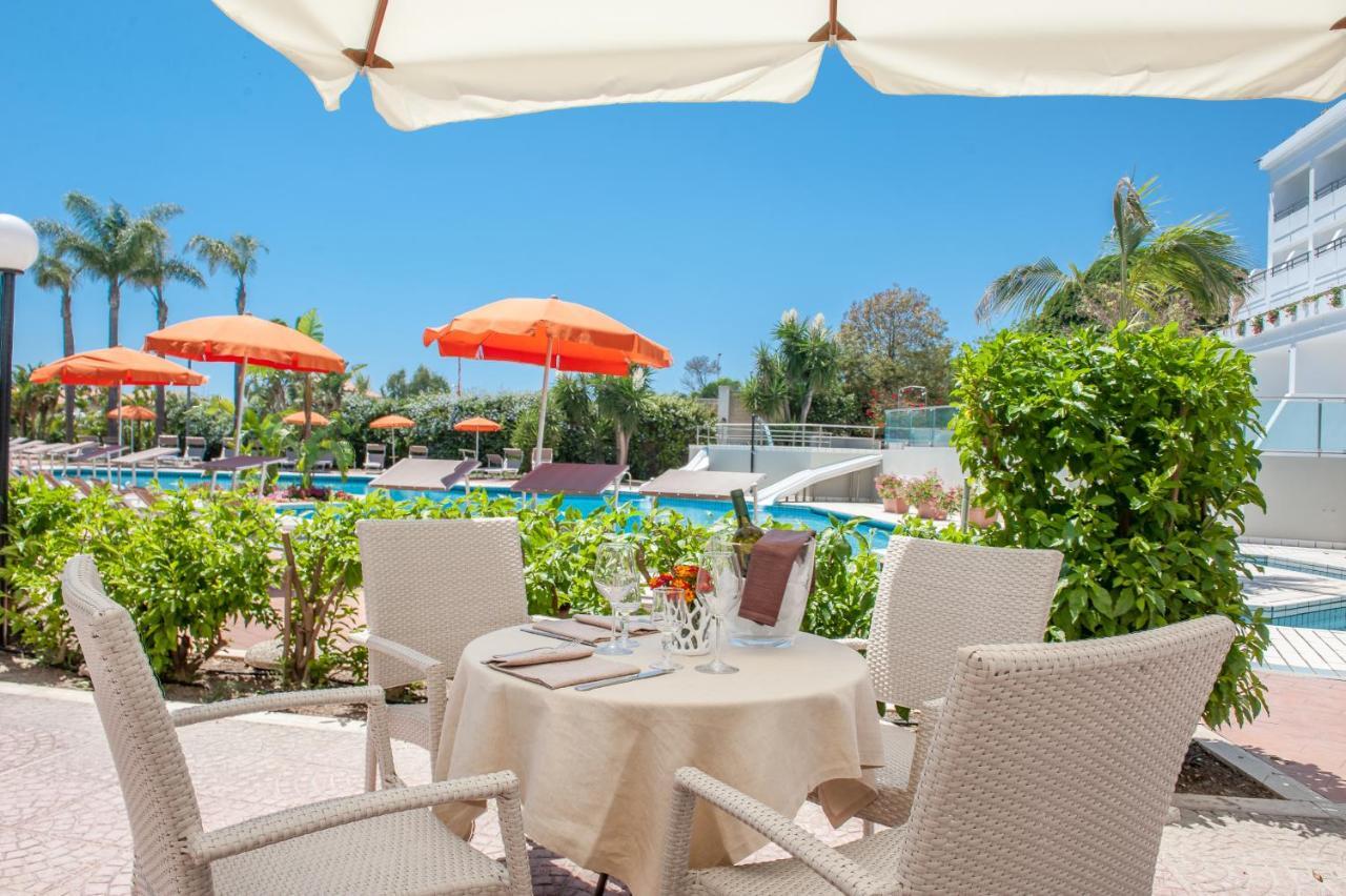 Acacia Marina Hotel Marina di Ragusa Buitenkant foto