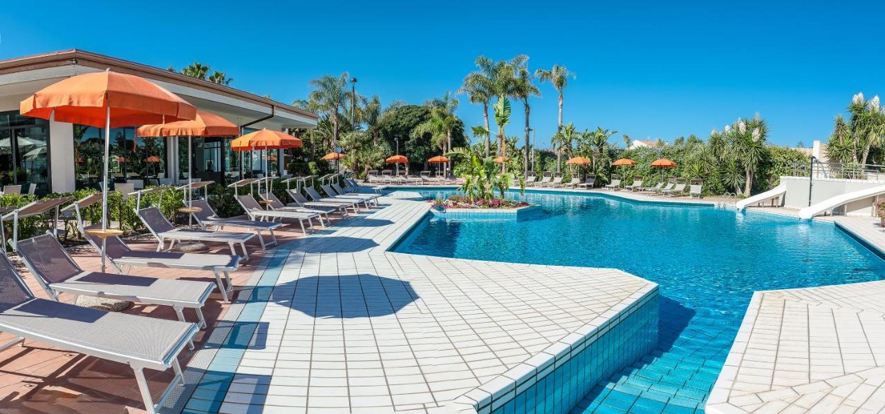 Acacia Marina Hotel Marina di Ragusa Buitenkant foto