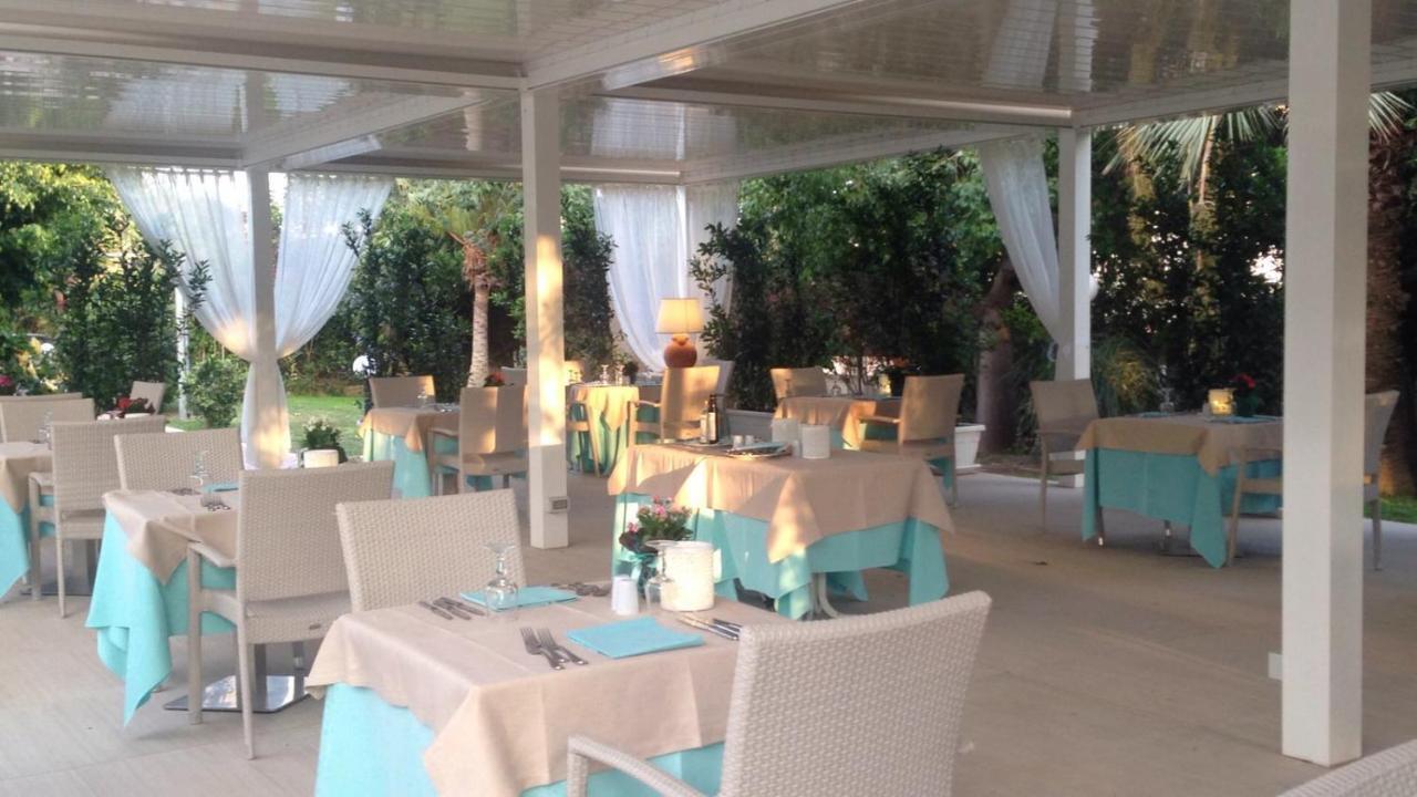 Acacia Marina Hotel Marina di Ragusa Buitenkant foto
