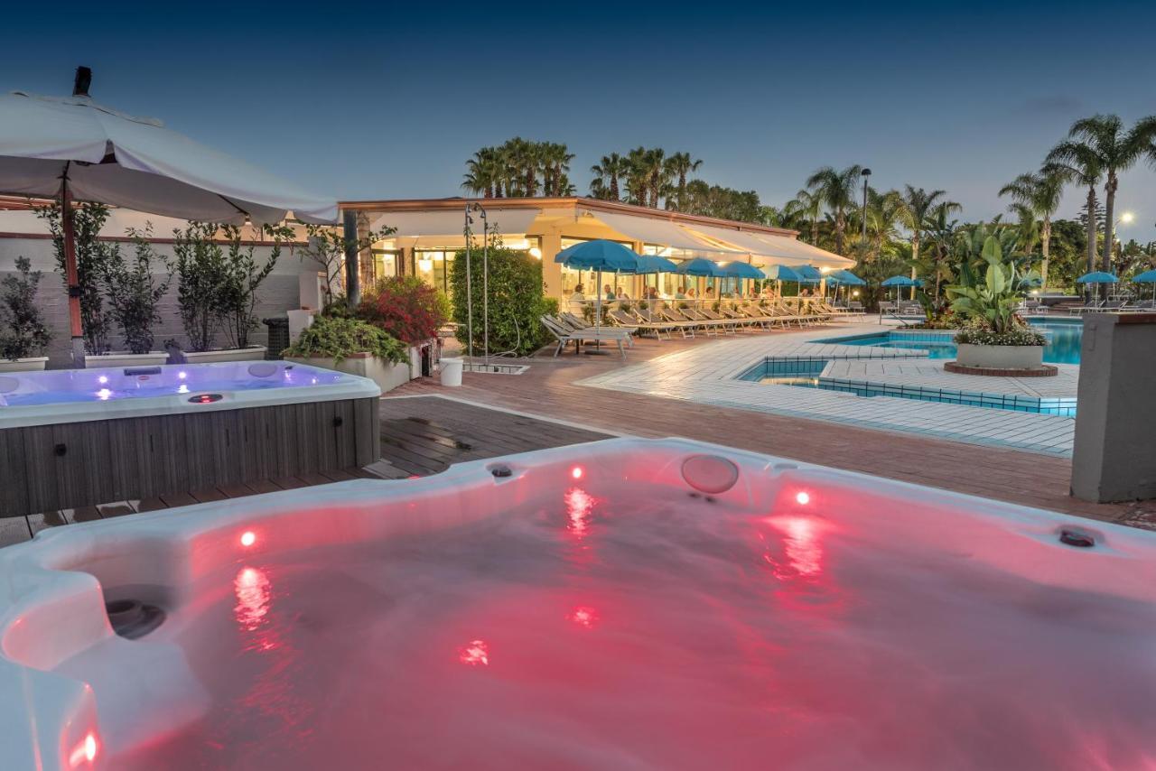 Acacia Marina Hotel Marina di Ragusa Buitenkant foto